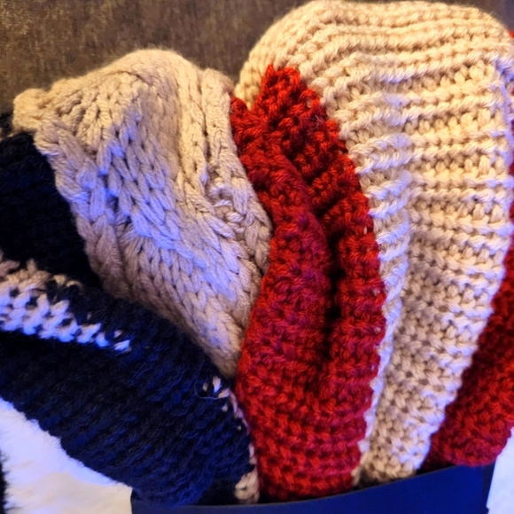 MODENA PATRIOTIC WRAP SCARF - Picture 6 of 8